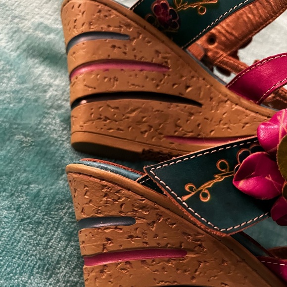 ELITE LEATHER boutique sandals with 3.5” wedge heel simply gorgeous!!! Sz 39 - Picture 4 of 14